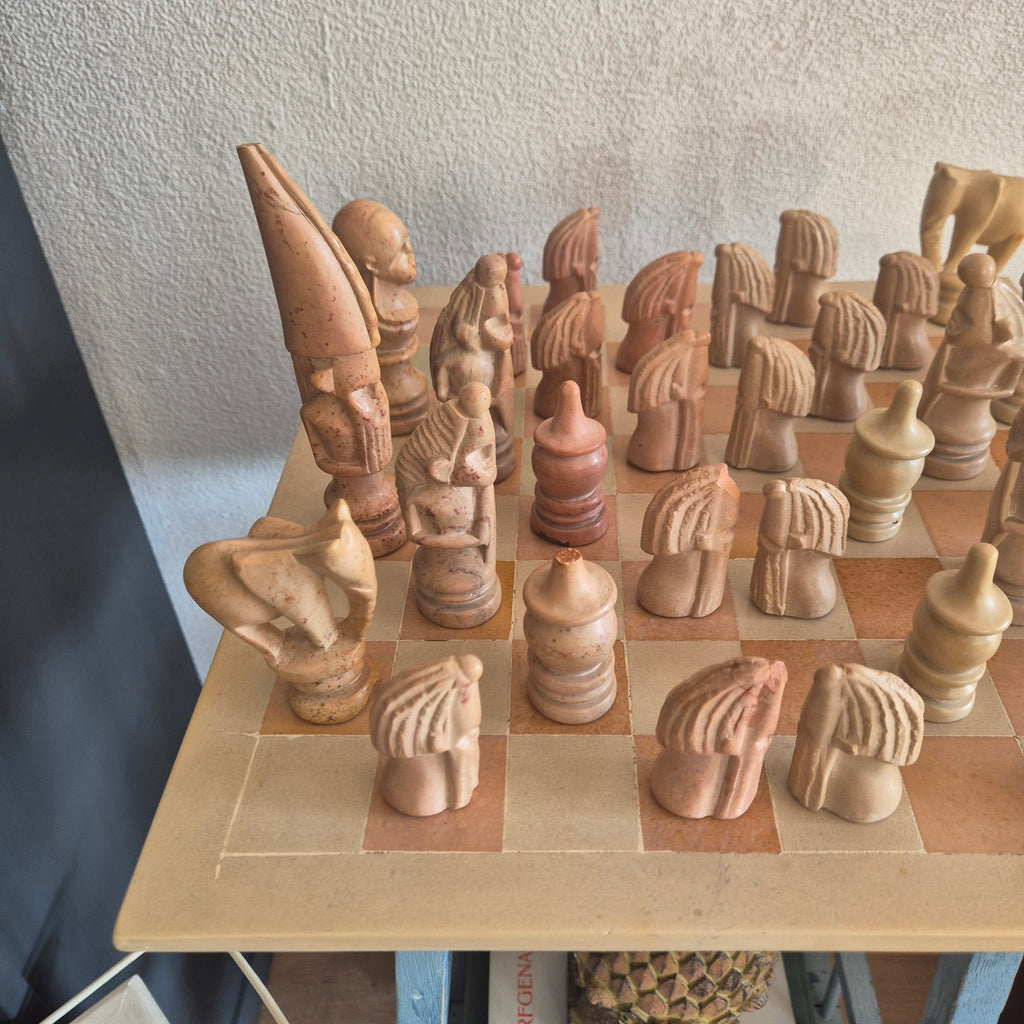 Vintage Afrikaans schaakspel van zeepsteen