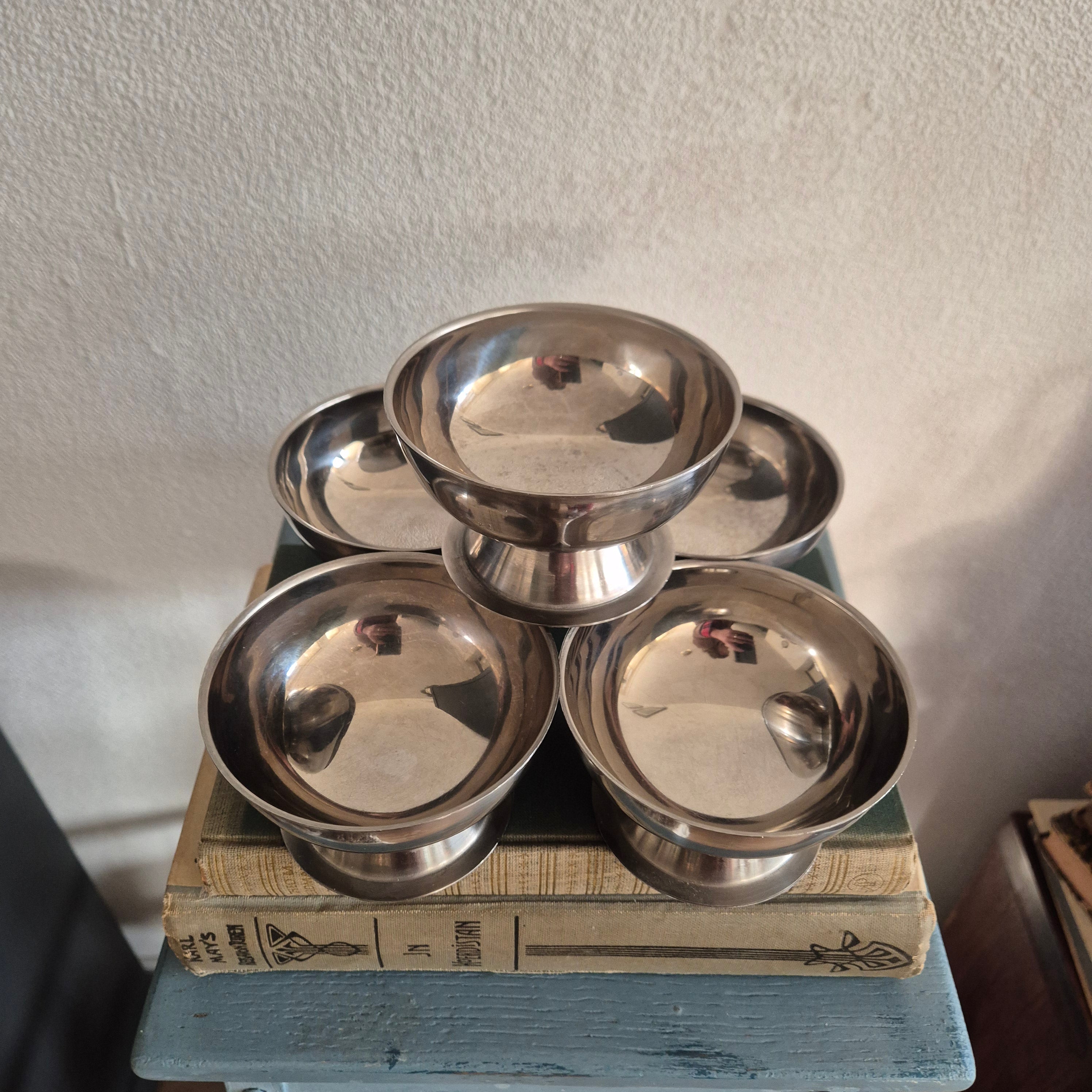 Vintage stainless steel ijscoupes