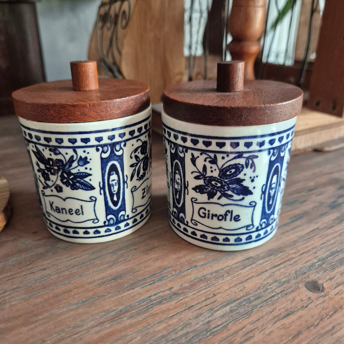 Set van twee vintage kruidenpotjes Delfst Blauw