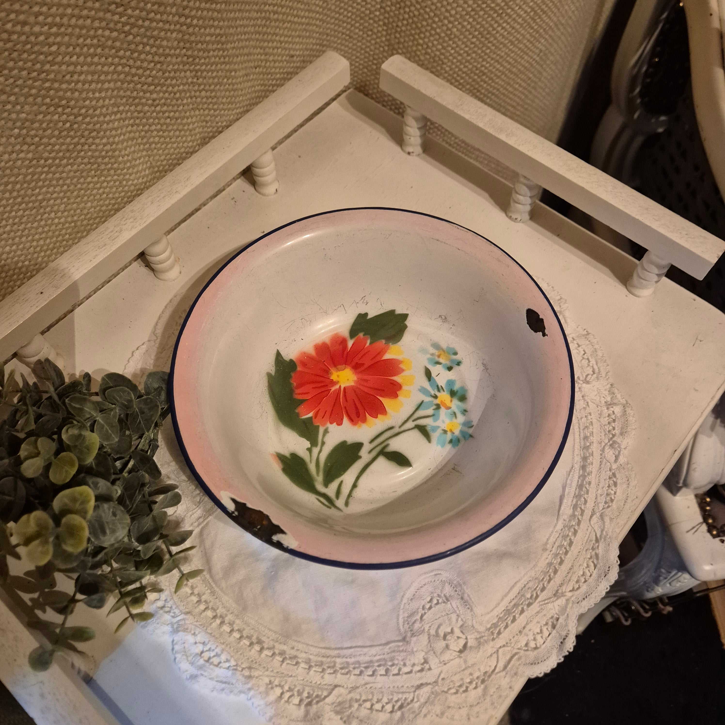 Vintage emaile kommetje