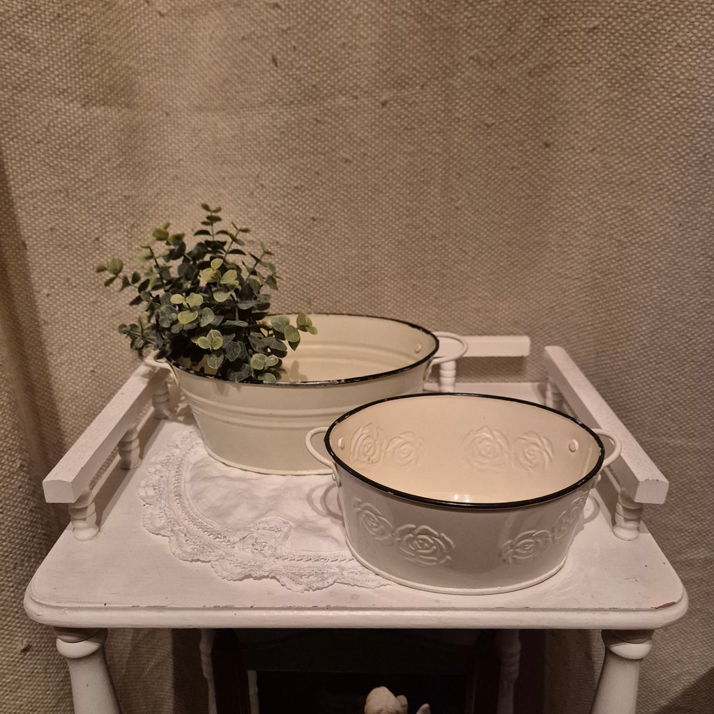 Brocante emaile plantenbakjes