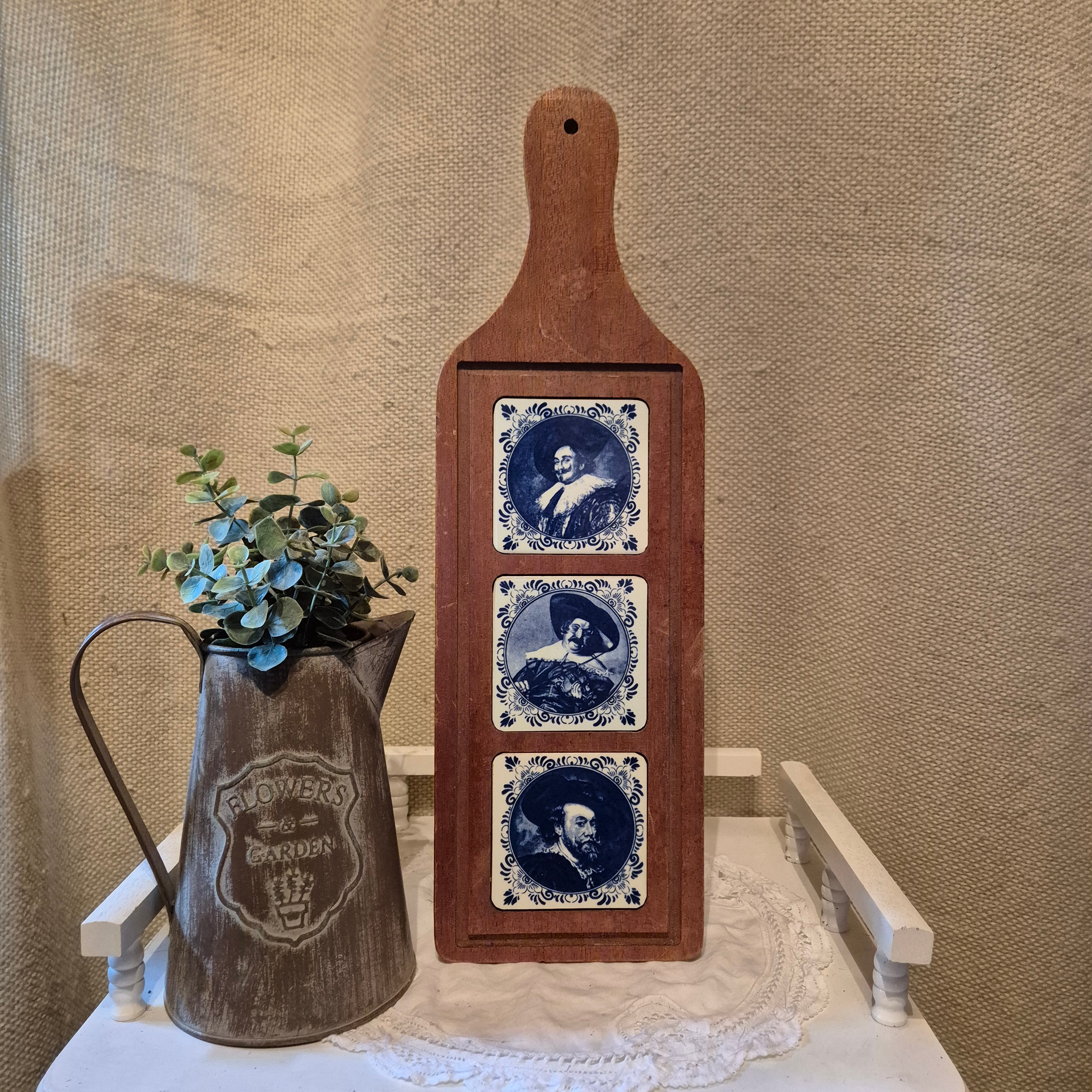 Houten dienblad met Delfst blauwen tegels