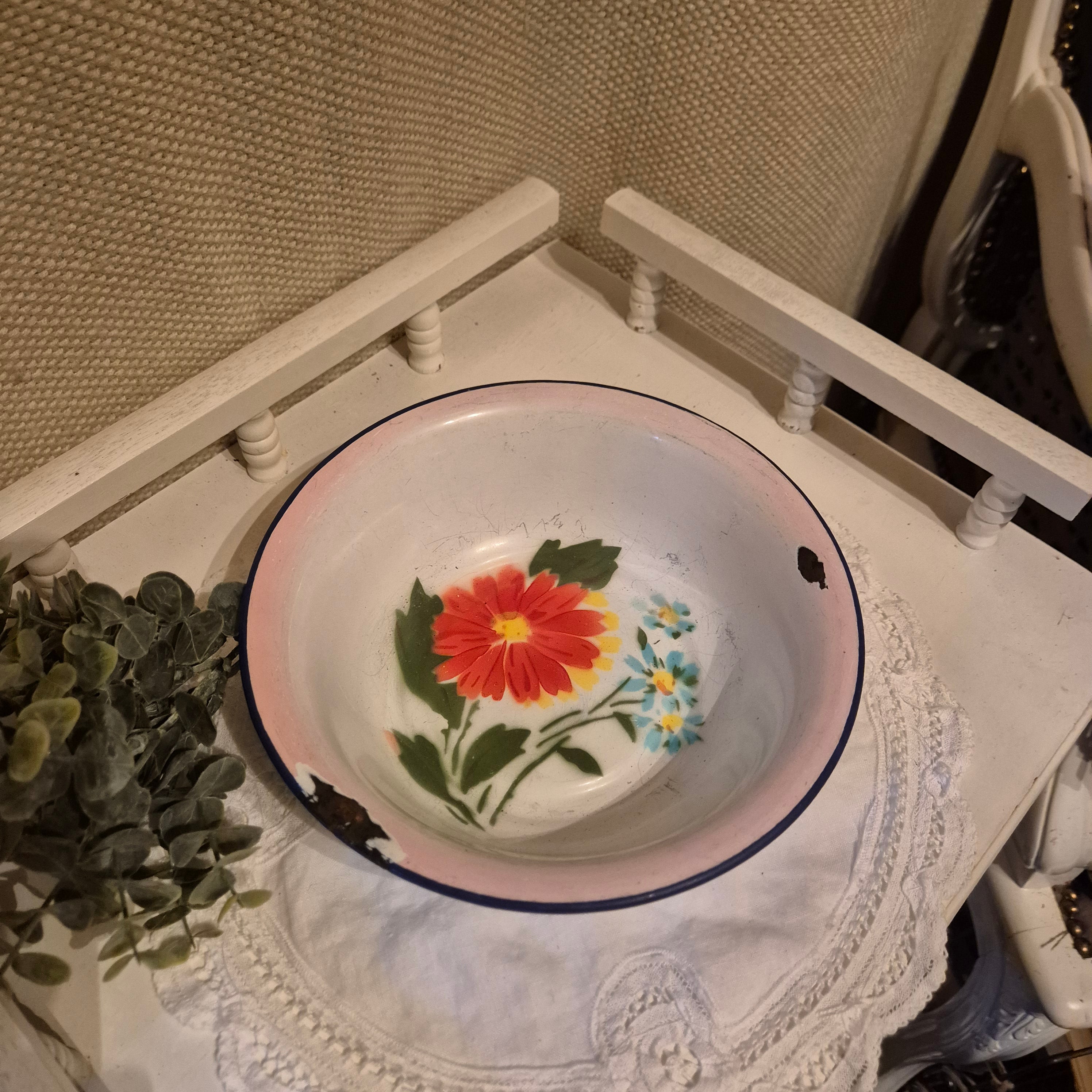 Vintage emaile kommetje