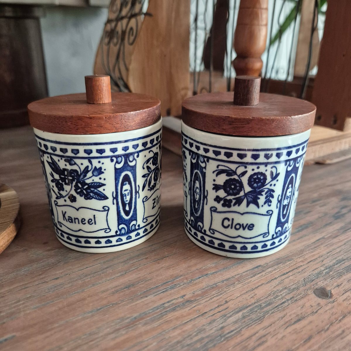 Set van twee vintage kruidenpotjes Delfst Blauw