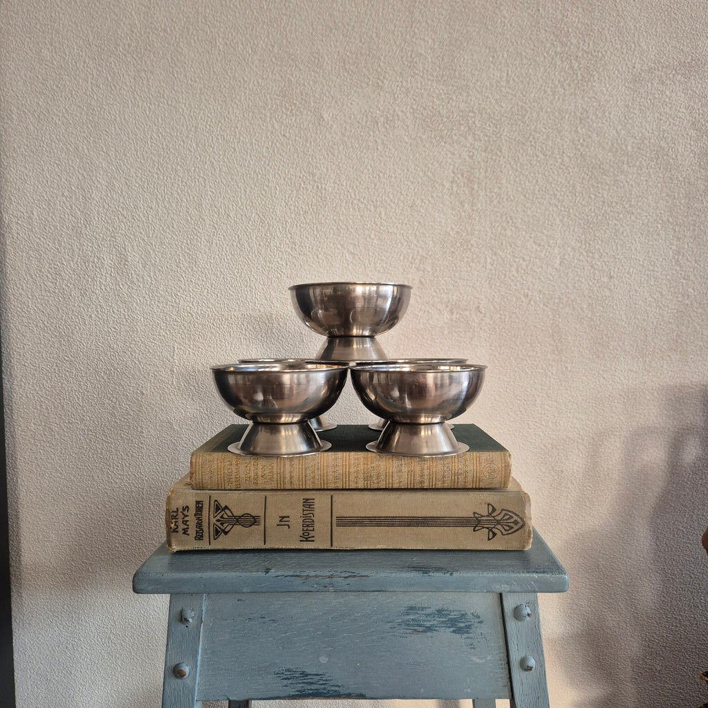 Vintage stainless steel ijscoupes