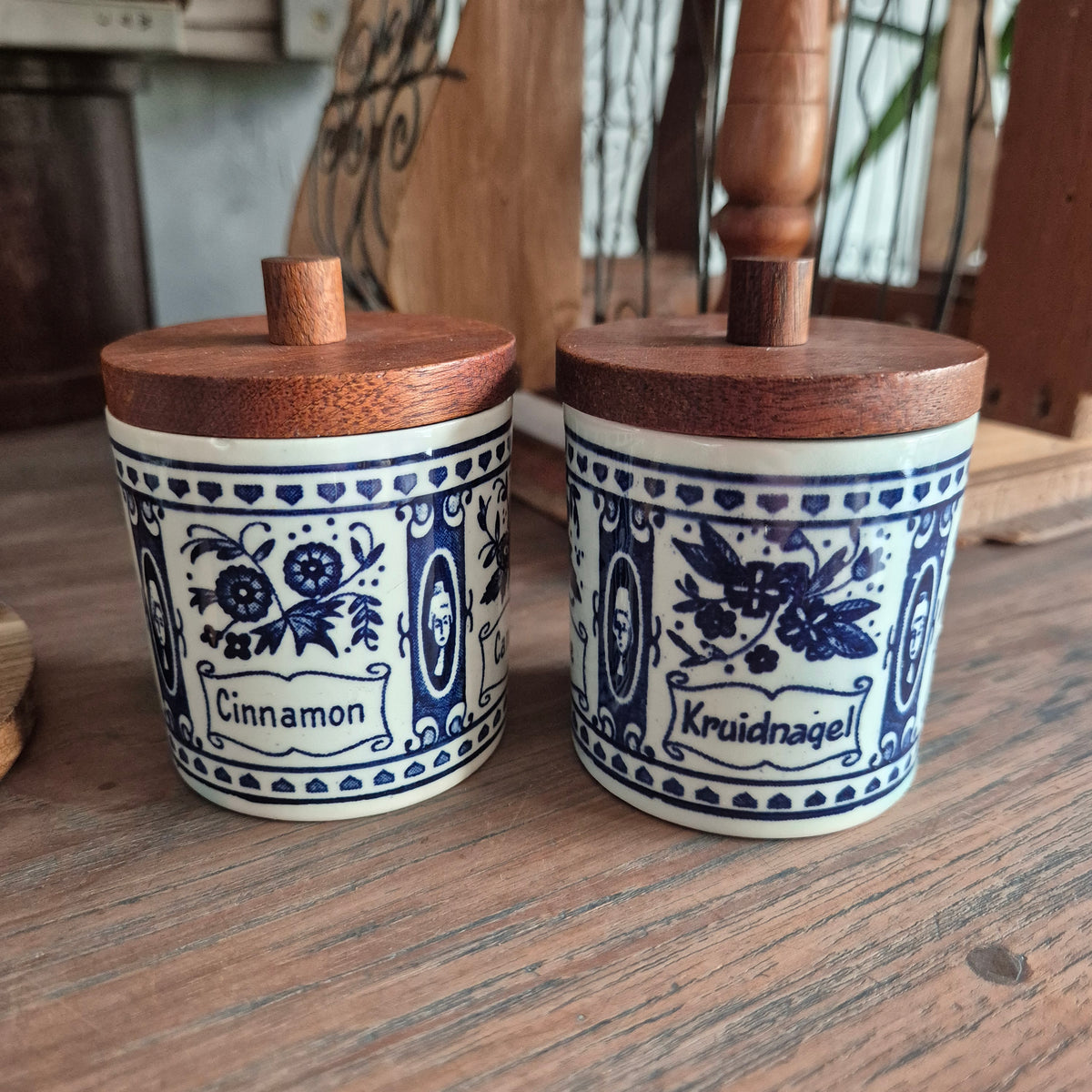 Set van twee vintage kruidenpotjes Delfst Blauw