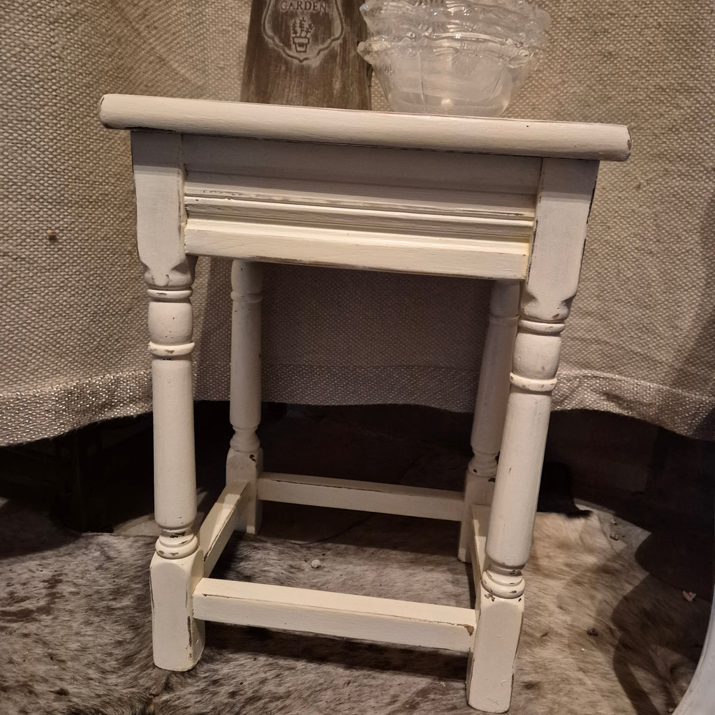 Brocante bijzettafeltje