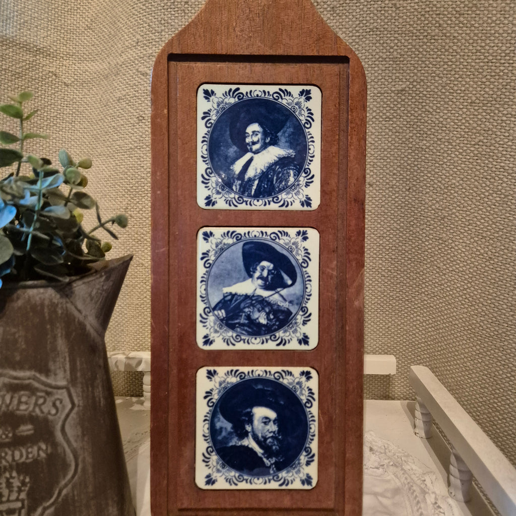 Houten dienblad met Delfst blauwen tegels